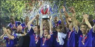 Quel joueur a inscrit le but égalisateur en finale de l'Euro 2000 contre l'Italie pour le 1-1 à la 94e minute ?