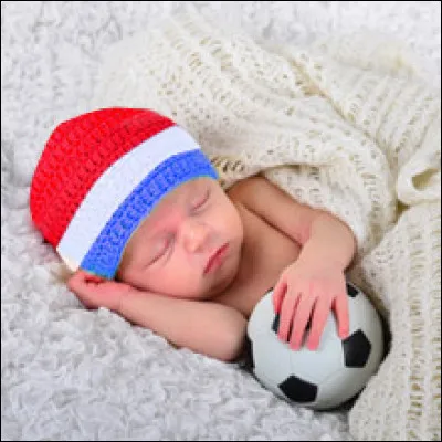 Qui est le plus jeune buteur de l'histoire de l'équipe de France à 18 ans et 5 mois ?