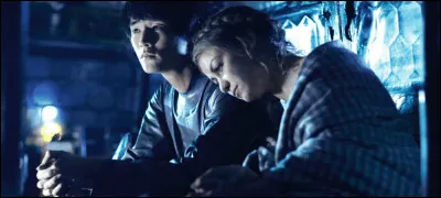 Dans quelle saison meurent les deux amoureux Harper et Monty ?