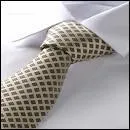 En plus d'un premier pas, un joli noeud est d'une lgance folle. Comment appelle-t-on ce noeud classique, popularis par un noble anglais ?