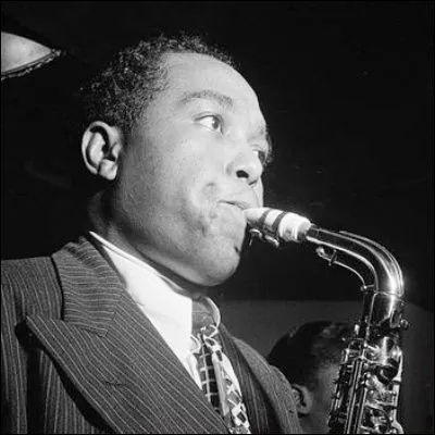 &Agrave; quel style de jazz sont associ&eacute;s Charlie Parker et Dizzy Gillespie ?