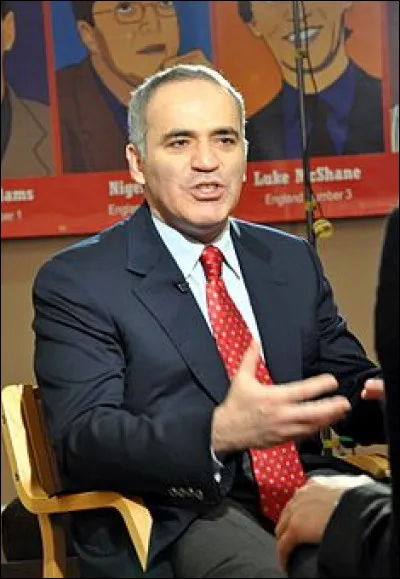 Pour ses performances dans quel jeu Garry Kasparov est-il connu ?