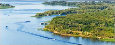 Laquelle de ces villes n'est pas traversée par la Volga ?