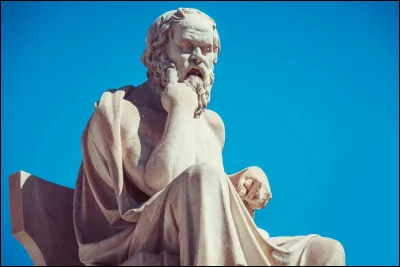 Quelle punition Socrate estimait-il être juste pour avoir troublé l'ordre public et tenter de corrompre la jeunesse, après que les juges lui aient demandé ?