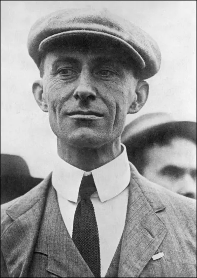 Cet am&eacute;ricain a &eacute;t&eacute;, avec son fr&egrave;re Orville, un des grands pionniers de l'aviation. Il est c&eacute;l&egrave;bre par ses vols r&eacute;alis&eacute;s en France en 1908. Il se pr&eacute;nomme ...