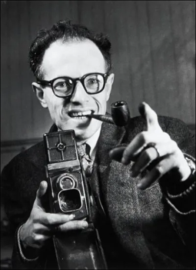 Ce photographe, un des repr&eacute;sentants les plus importants de la photographie humaniste fran&ccedil;aise, laur&eacute;at du Grand Prix national de la photographie en 1979 et du prix Nadar en 1981, c'est ... Ronis.