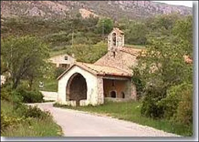 Village provençal, dans le parc naturel régional du Verdon, Rougon se trouve dans le département ...