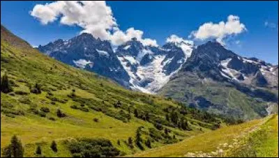 Voici un parc national français créé en 1973, situé dans les Alpes, il s'agit du parc des...