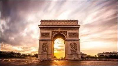 À qui doit-on l'idée de construction de l'arc de triomphe de l'Étoile ?