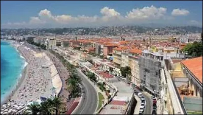 Dans quelle ville des attentats terroristes ont-ils eu lieu un 14 juillet ?