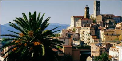 Voyageons vers la ville de Grasse, qui vous l'aurez deviné se situe :