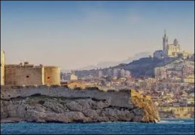 Marseille est tr&egrave;s connue pour la M&eacute;diterran&eacute;e, Notre-Dame-de-la-Garde, mais aussi en tant que capitale europ&eacute;enne de... (2013)