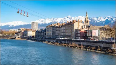 Comment appelle-t-on le t&eacute;l&eacute;ph&eacute;rique de Grenoble qui relie la ville au sommet de la Bastille ?