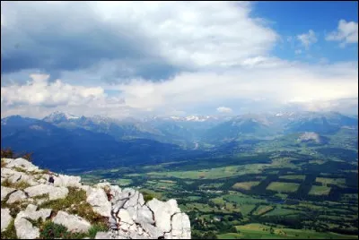 Avant d'arriver à Gap, nous devons affronter une pente vertigineuse pour passer par un col bien connu, lequel ?