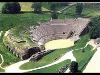 Voici un petit village qui est un lieu avec d'importantes fouilles archéologiques. Comment s'appelle-t-il ?