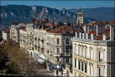 Elle est la ville la plus peuplée de la Drôme.