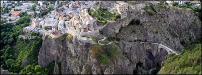 Poursuivons avec cette autre ville, Briançon, qui se trouve dans les :