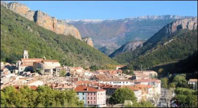 C'est répétitif, on a envie de changement ! Alors, pour cette dernière question, je vais vous demander quelle est la préfecture des Alpes-de-Haute-Provence. Alors ?