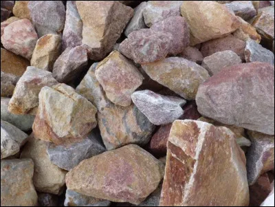 Ce voyage &eacute;tait vraiment incroyable ! Nous nous sommes bien amus&eacute;s ! Maintenant, rentrons. Au revoir beau parc ! Mais avant de partir une derni&egrave;re question : quand la cr&eacute;ation du pavillon du Futuroscope a-t-elle d&eacute;but&eacute; avec la pose de la "premi&egrave;re pierre" ?