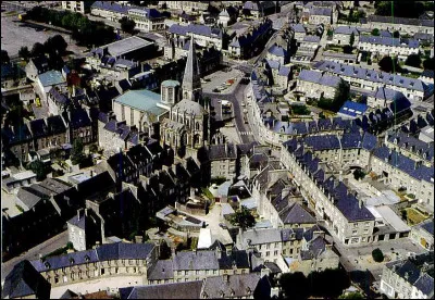 Petite ville de 6 800 habitants du département de de la Manche, située au coeur de la péninsule du Cotentin :