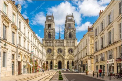 La Cathédrale Sainte-Croix située à Orléans, est un monument historique d'une grande beauté. En quelle année la construction de la cathédrale a-t-elle débuté ?
