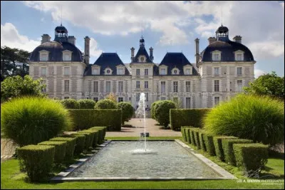 Et on termine notre périple en admirant ce château du Val de Loire qui inspira l'architecte du château des frères Loiseau, puis du capitaine Haddock !
