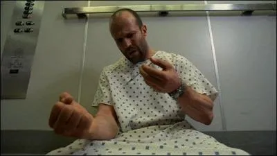 Pour booster son adrnaline, Chev doit s'injecter une dose :