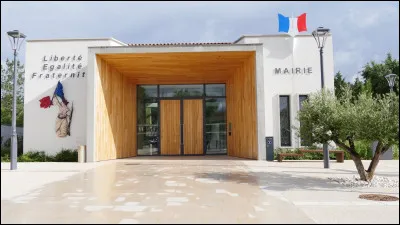 Le maire de Néoules en juillet 2020 et depuis 1995 se nomme :