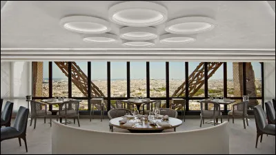 Au deuxième étage de la tour Eiffel se trouve un restaurant. Comment s'appelle-t-il ?