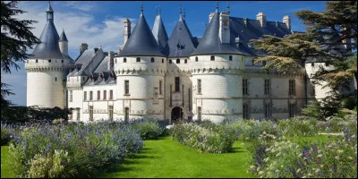 Situé entre Amboise et Blois, le château de Chaumont sur Loire est le 4e château le plus visité des château de la Loire. Chaque année ce magnifique domaîne héberge un festival international, mais lequel est-ce ?