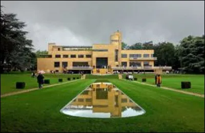 Cette maison-usine aux allures de château du XXe siècle peut se visiter à...