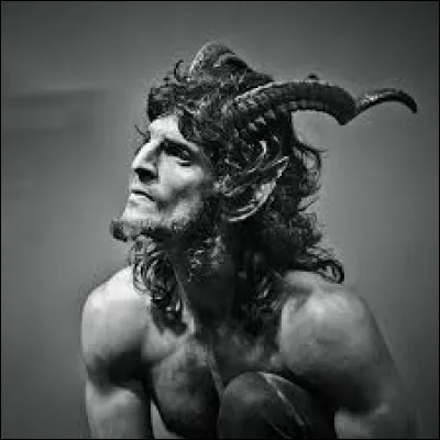 Qui formait le cortège du dieu Pan ?