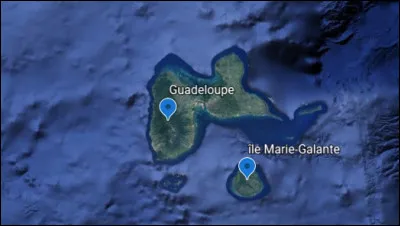 Combien y a-t-il d'habitants sur l'île de Marie-Galante (158 km²) ?