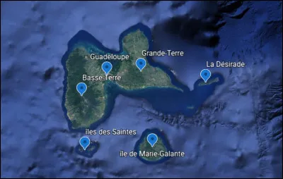 Combien y a-t-il d'habitants dans les îles appartenant à la Guadeloupe, c'est à dire Marie-Galante, les îles des Saintes (qui regroupent Terre-de-Haut et Terre-de-Bas) et la Désirade ?
