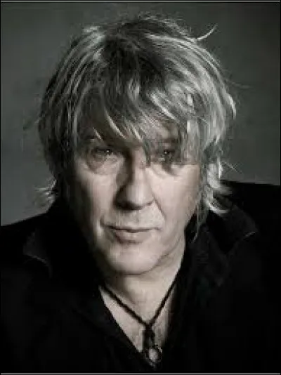 1940 > La 1ere fois, c'était à l'époque gauloise : une fois encore, ils y sont poussés par des Germains ! Ils furent plus d'1,5 million sur les routes de France. Qui donc ?