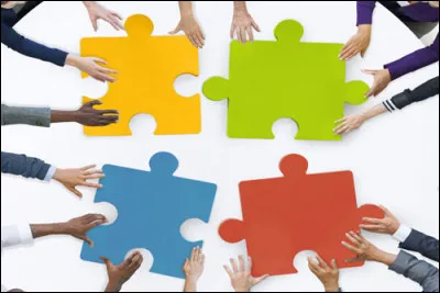 Nous tenons d'abord à vous --- de votre précieuse collaboration. (Complétez)