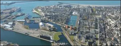 Hier, les bombardement de 1944 m'ont défigurée. Aujourd'hui, située "en haut"de la Seine, il s'agit d'une autre paire de "Manche" et je suis devenue l'un des plus grands ports de France.