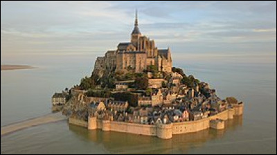Pour commencer, combien y a-t-il d'habitants au Mont-Saint-Michel en 2017 ?