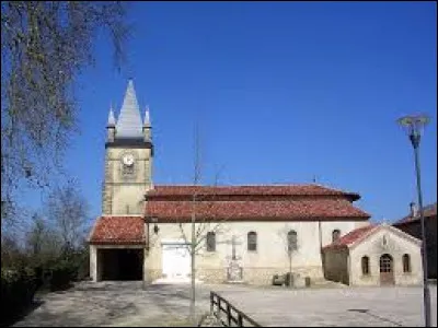 Vous avez sur cette image l'église Notre-Dame-de-l'Assomption de Maurrin. Commune Landaise, elle se situe en région ...