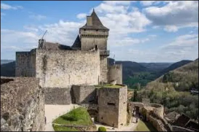 Ce château médiéval est l'un des plus connus de la Dordogne. Comment se nomme-t-il ?