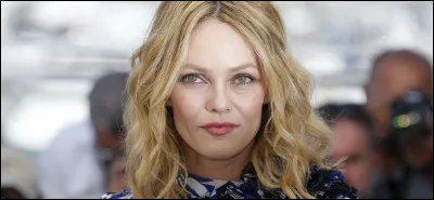 Après l'émission "L'École des fans", quelle a été la chanson chantée par Vanessa Paradis ?