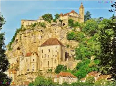 Ce voyage dans le Lot se termine... N'oublions pas la Cité religieuse de Rocamadour accrochée à sa falaise.
Qui a sorti le single "Rock Amadour" en 1981 ?