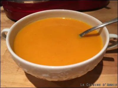 Tu es très soupe au___.