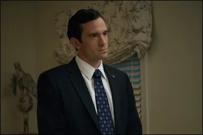 Quel est le personnage de Nathan Darrow ?