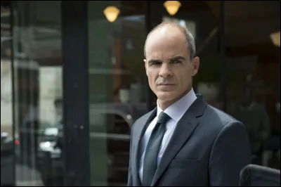 Quel est le personnage de Michael Kelly ?