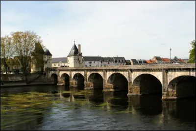 Quelle personnalité politique poitevine a été ministre sans avoir été maire ?