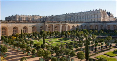Quel est ce château qui a été la résidence de Louis XIV, de Louis XV et de Louis XVI ?