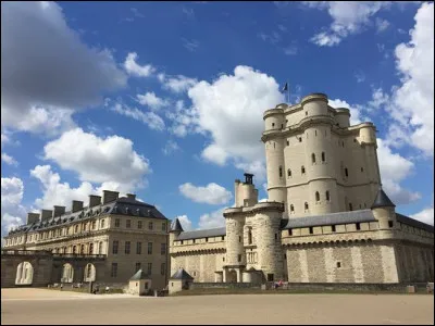 Quel est ce château réaménagé au XIVè siècle ?