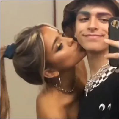 A-t-elle des frères ou soeurs ?