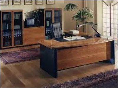 Tu convoites vraiment ce poste ? Tu as les___longues.